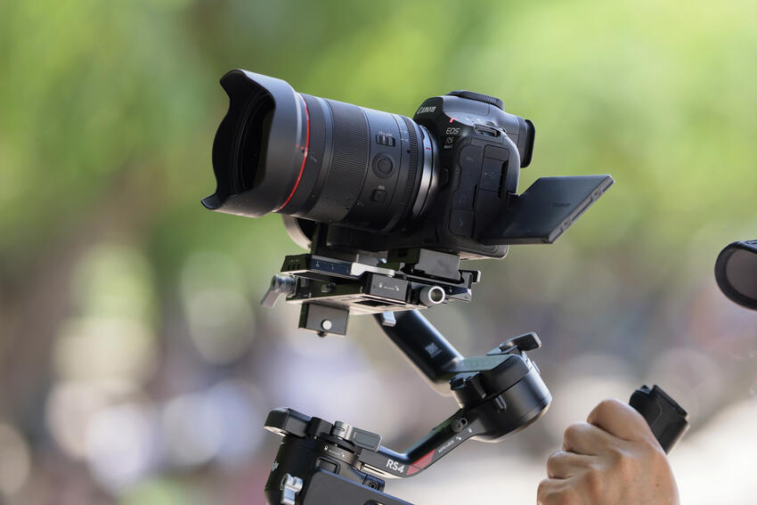 Hybrid vidvinkel fra Canon